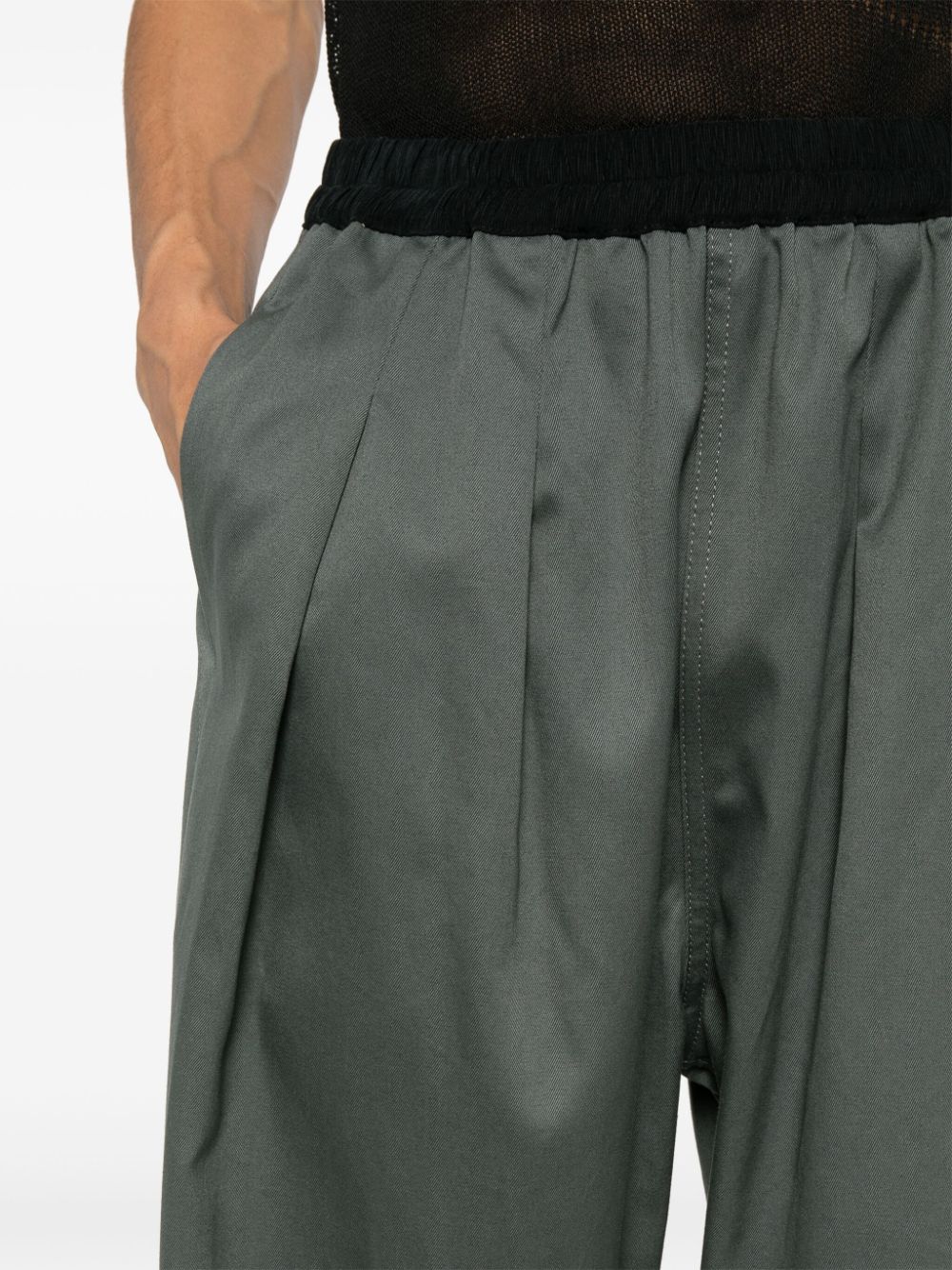 Comfortable cut trousers