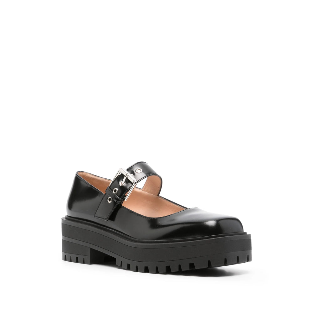 Gianvito Rossi Shoes - Black | b1203406cc97b63649692fb63f0e7fa016652607