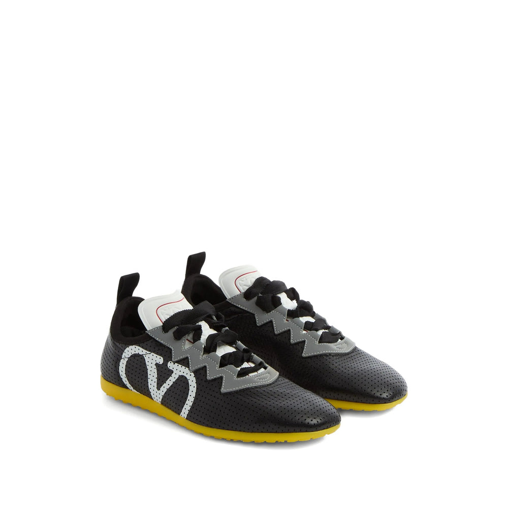 Valentino Garavani Sneakers - Black | 965d6799fb2473b18e3a95d600291799bb3adfd3