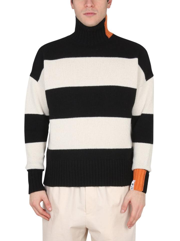 Right For Sweaters - Multicolour | 30d3e3330aae095e202a7b23adff6610dca7c3a9