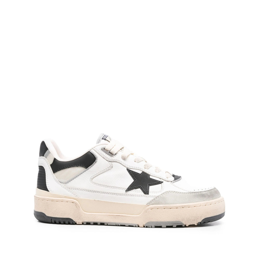 Golden Goose Sneakers - White, Black | 195abf419820d7af4337a964fa205f8c36e1e9d9