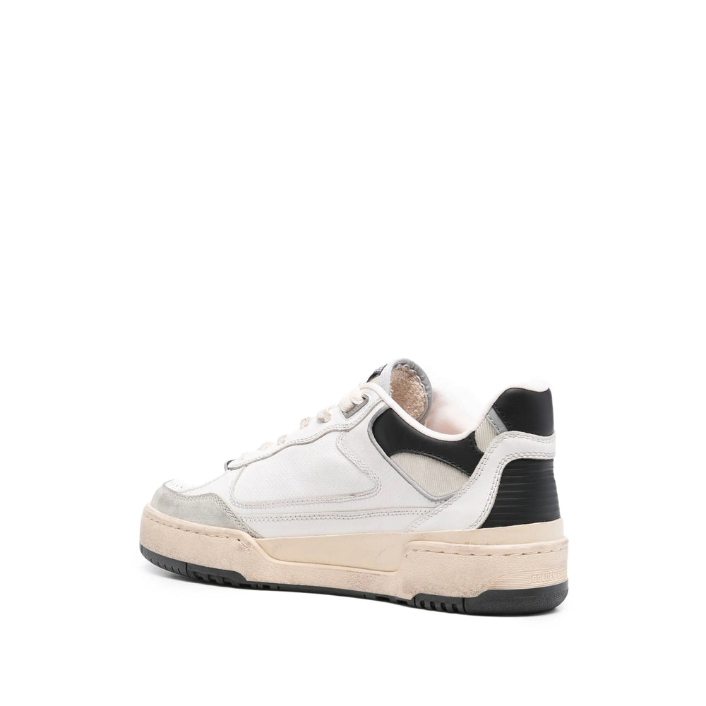 Golden Goose Sneakers - White, Black | 2fa3a8e26f0a5f101fe19a3b60e6d4d1f5df9e3a