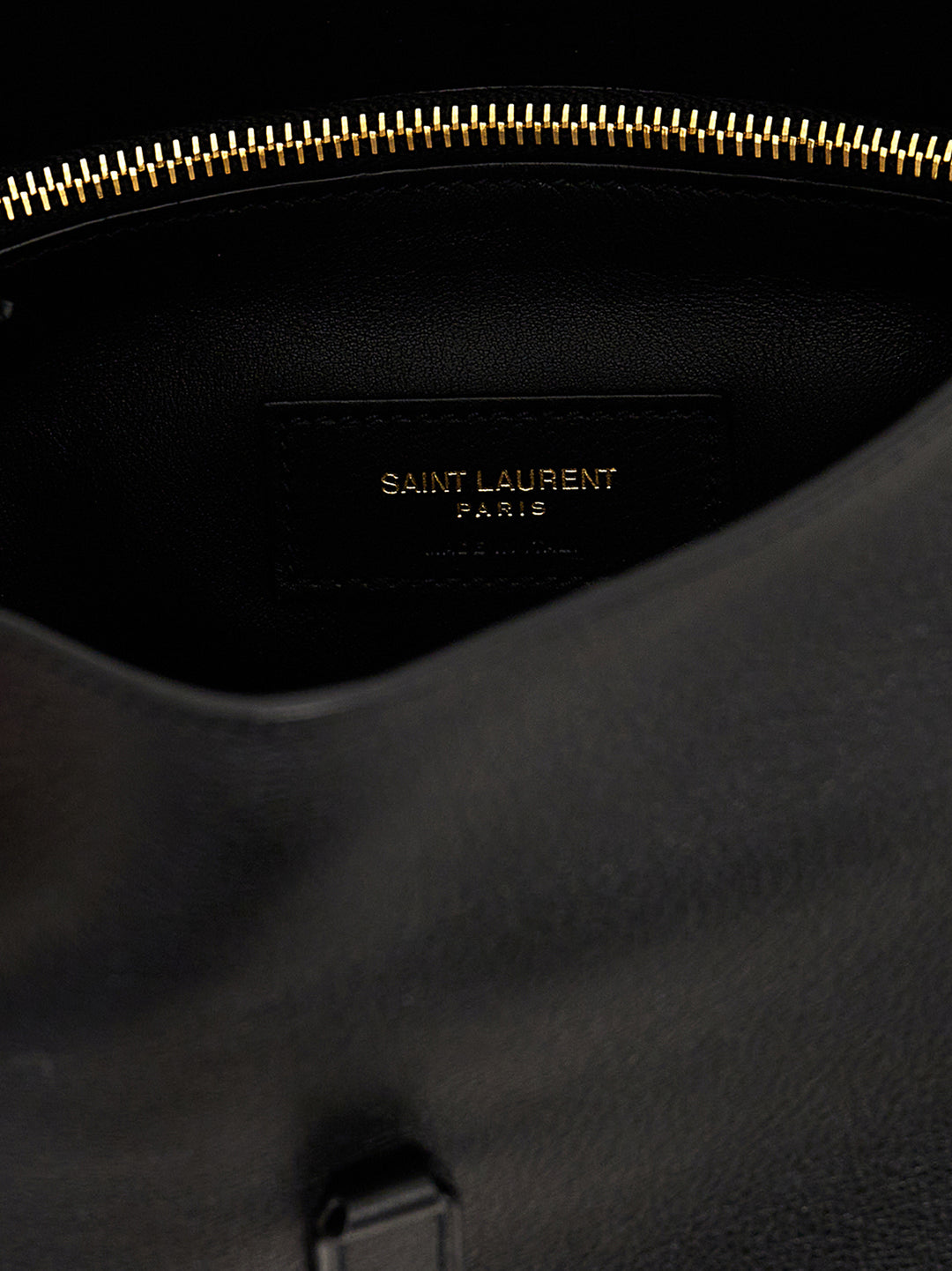 Saint Laurent Le 5 À 7 Soft Shoulder Bags - Black | 63101c8a72a98436d5d00986ff113e59b429657e
