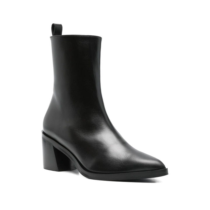 Poeve Shoes - Black | e01ecd7c18ca9b3c6ec3cf0b7142edff1cafc391