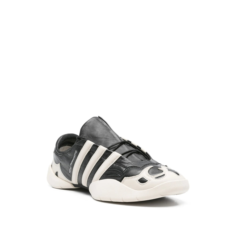 Y-3 Sneakers - Black, White | 8c6959d4fda4a4494592f5aa3111a34882fa6929