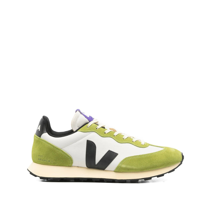 Veja Sneakers - Green | 03bedb45b8c841f7bab4e089461abd7f9080012d