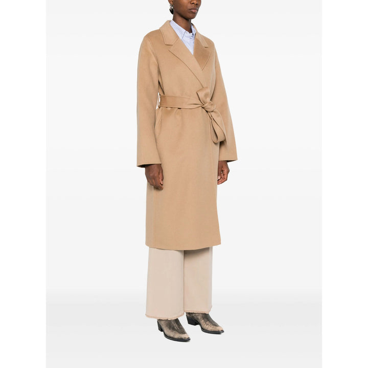 The Dynamis Studio Coats - Neutral | 719968d729e9b098c09cd27fc3b8f15c7fa6d581