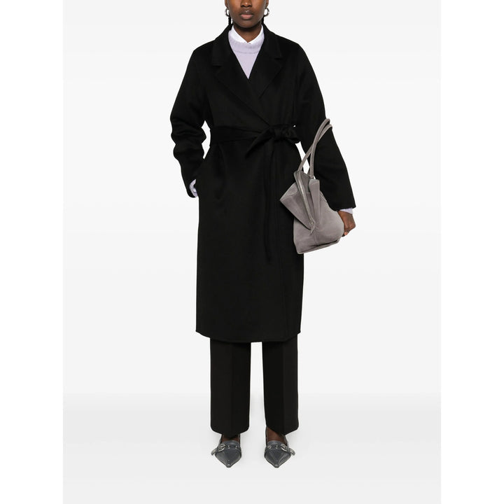 The Dynamis Studio Coats - Black | 8ab8bbbb00641e064b51e9b9651f5c6a064324c1