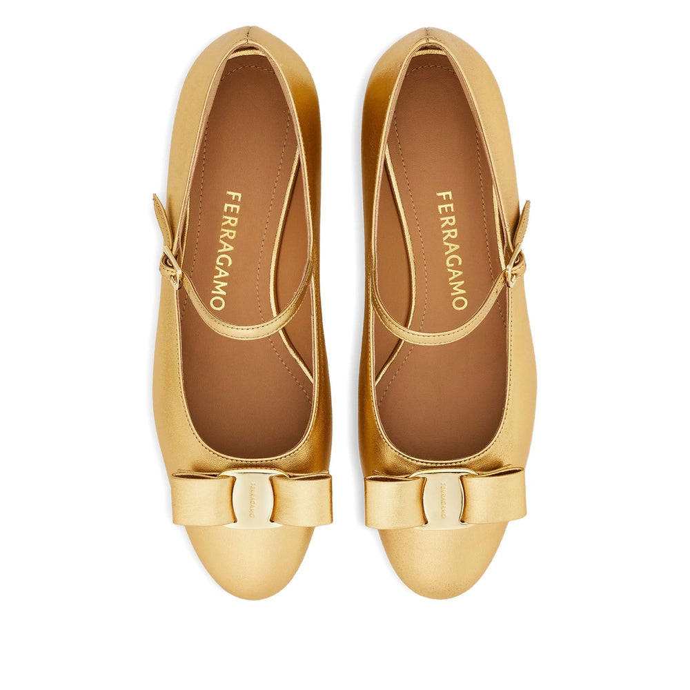 Ferragamo Shoes - Gold | d4d6e8ccb9650cc7a9aa43525eed1a2d0a613999