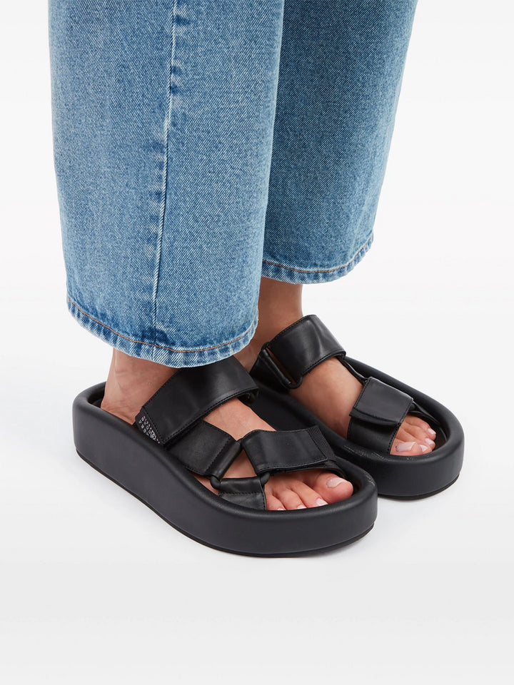 Webbing sandals