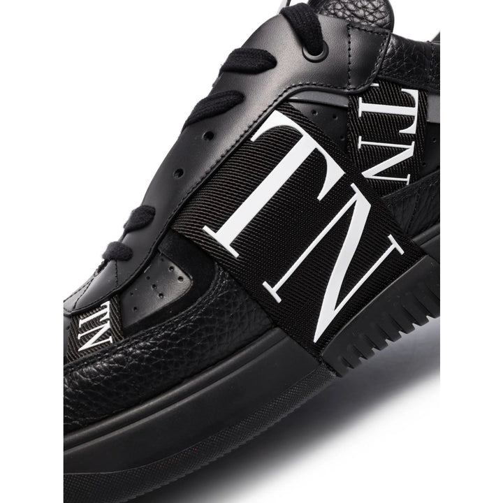 Valentino Garavani Sneakers - Black | 738bd473601a5d909996c75dff9e9b72e044e3e9
