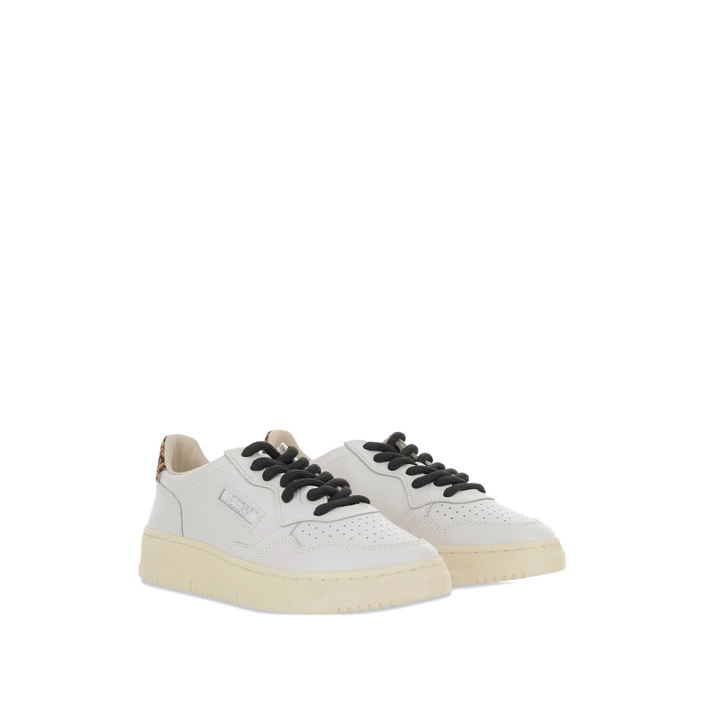 Autry Sneakers - White | 8b1dbc8481f8f29e98c653e192556e97c7e7b0e1