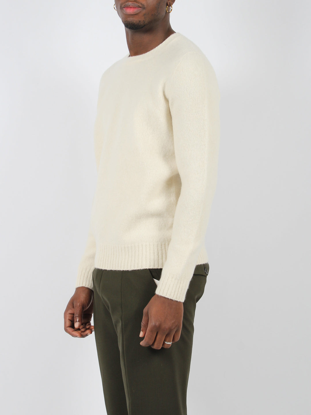 Round neck sweater