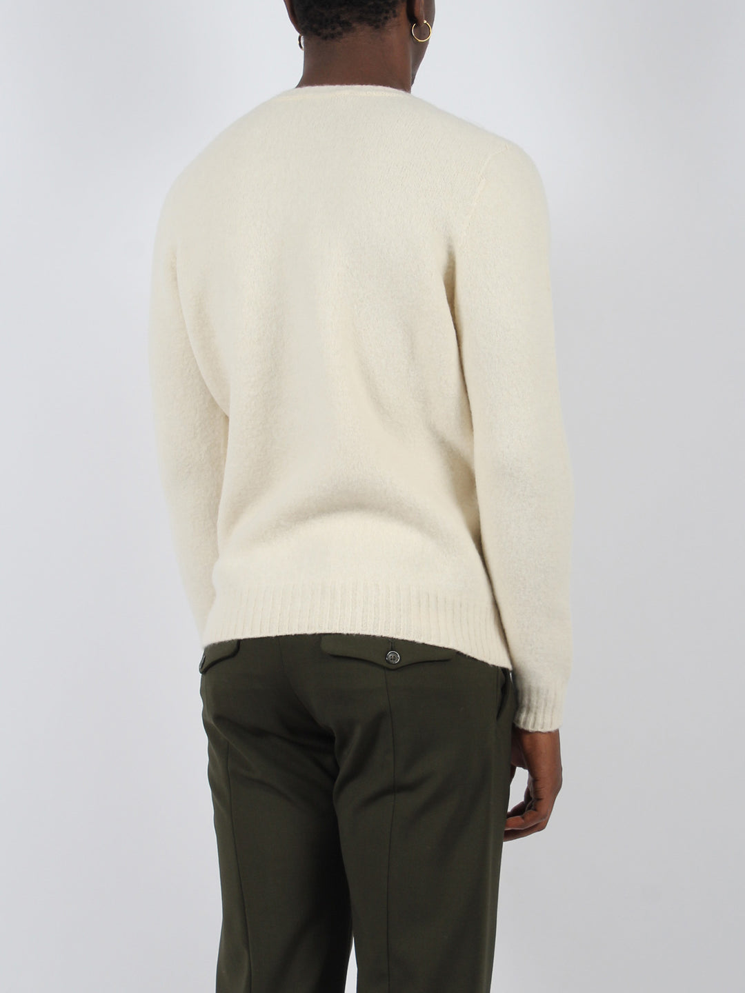 Round neck sweater