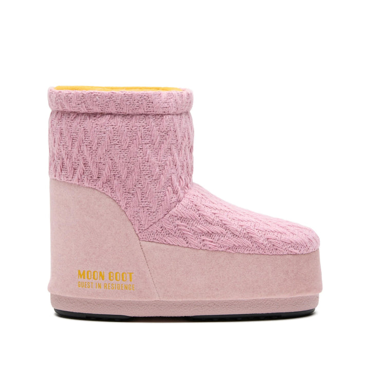 Moon Boot X Guest In Residence Shoes - Pink | 8876ddbf9f549e7f31c7304822e2f6fca61421c1