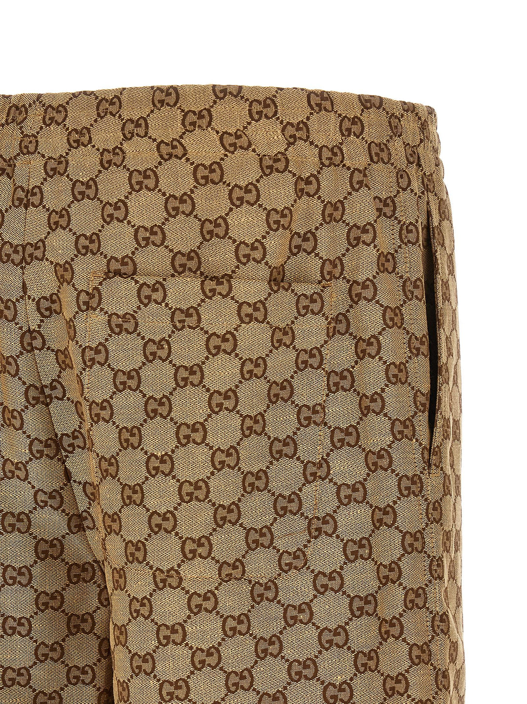 Gucci Gg Supreme Bermuda and Short - Beige | e260946a42ad2c48023e39e974927868612d0bc8