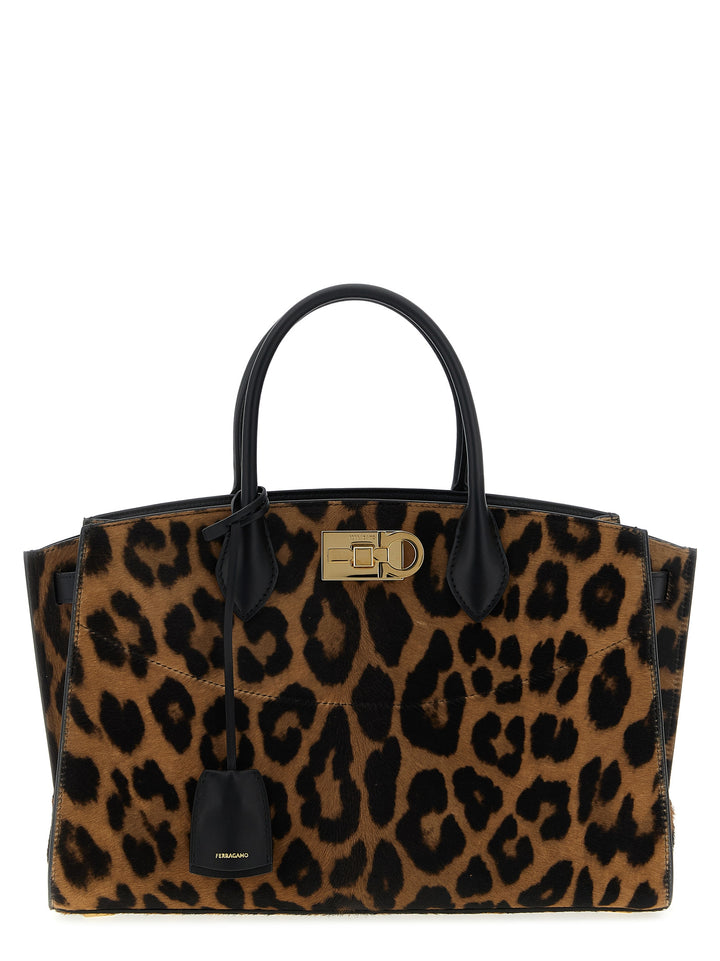 Ferragamo New Ferragamo Studio Soft (L) Hand Bags - Brown | b663edfd5270a875c59744a3133676cb8f7a1e39