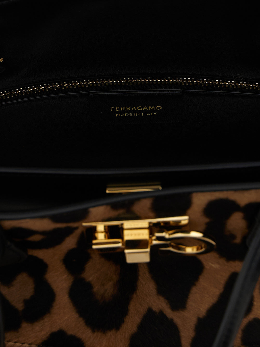 Ferragamo New Ferragamo Studio Soft (L) Hand Bags - Brown | 09058d6a62d476e43c757ed88b00fd482fd657fe