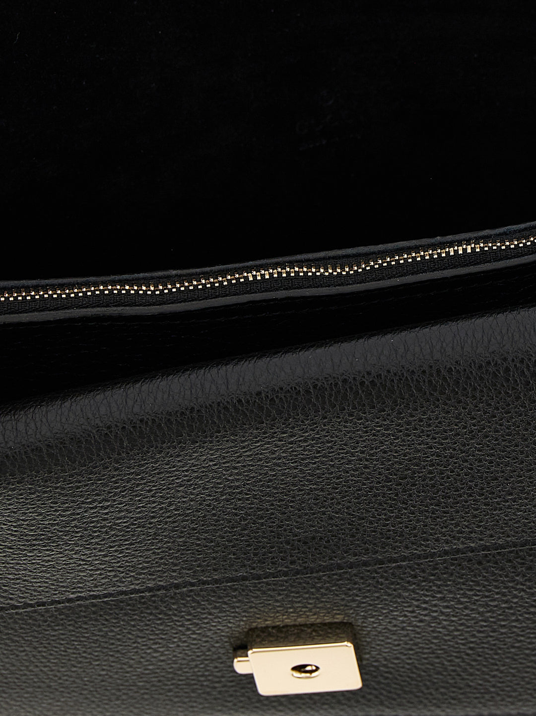 Gucci Dionysus Shoulder Bags - Black | 22d0c13f53dbb9b9c28a13c4973c87075ef1fc66