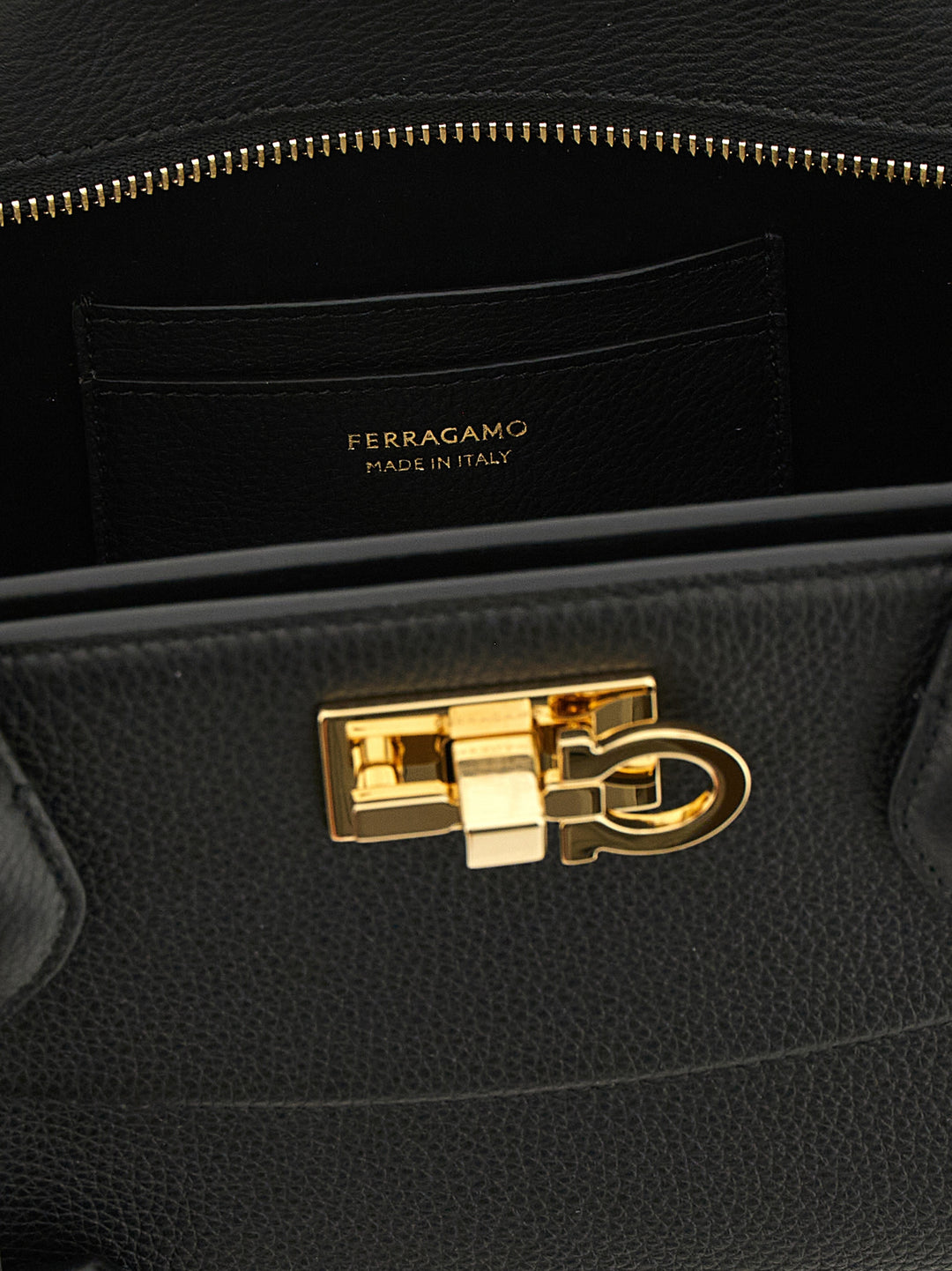 Ferragamo Studio Soft East West (M) Shoulder Bags - Black | cd4cd1e959f75f592174b39b2f5902ee3b6b1551