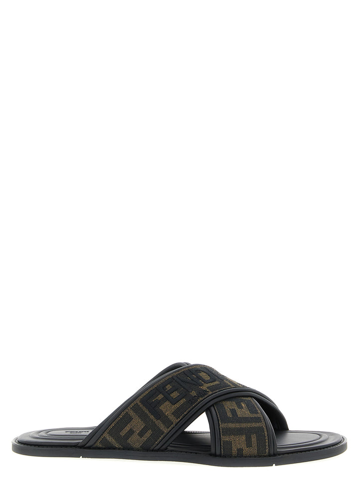 Fendi Logo Slides Sandals - Black | 717d40f08431be226582d4930e6626ea51297f75