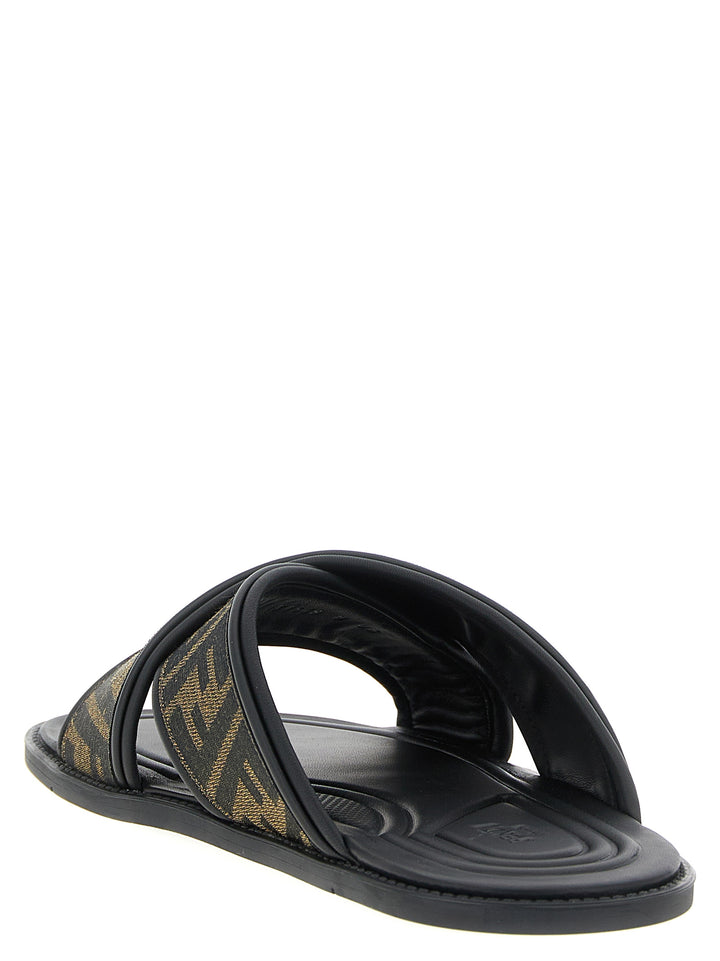 Fendi Logo Slides Sandals - Black | 65e086a6f4d0e129ed93a0ccedd46e6a4ef80f6e