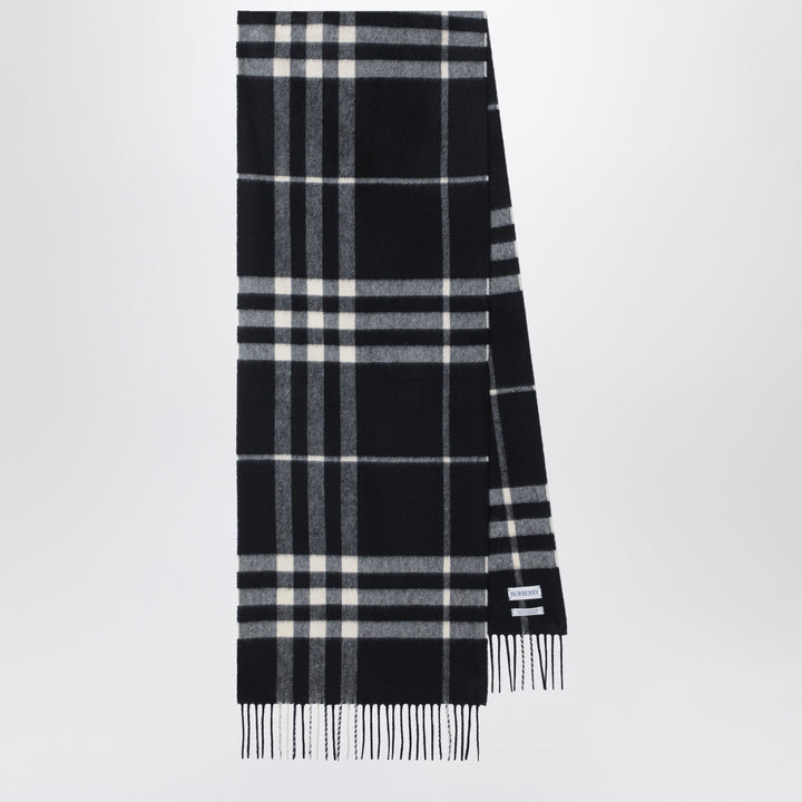 Burberry Scarves & Shawls - Black | eac5dd1c25337202d131c134b4334798313978e3