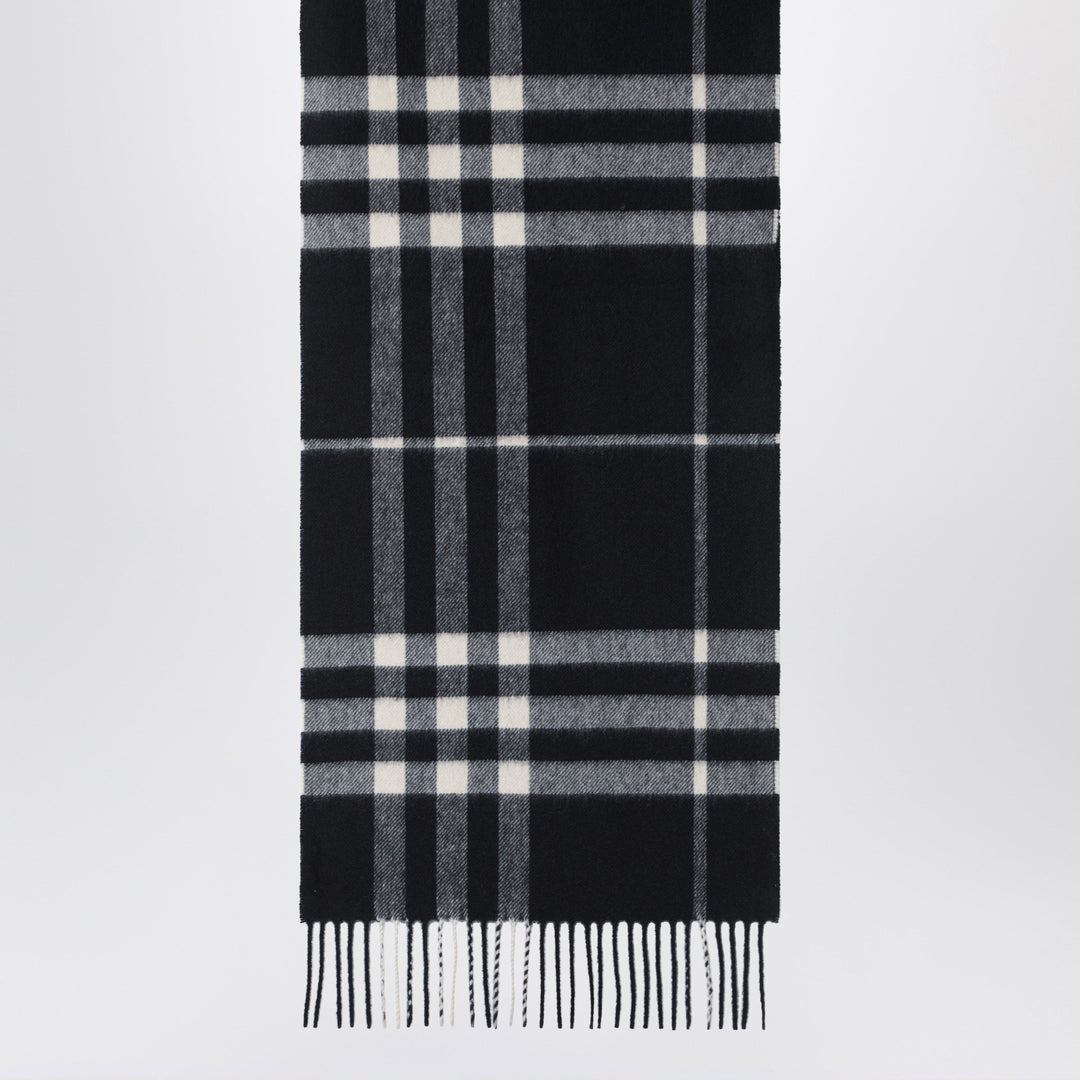 Burberry Scarves & Shawls - Black | 58f62661a3ec4c274c5bed18b27f9de7f3465589