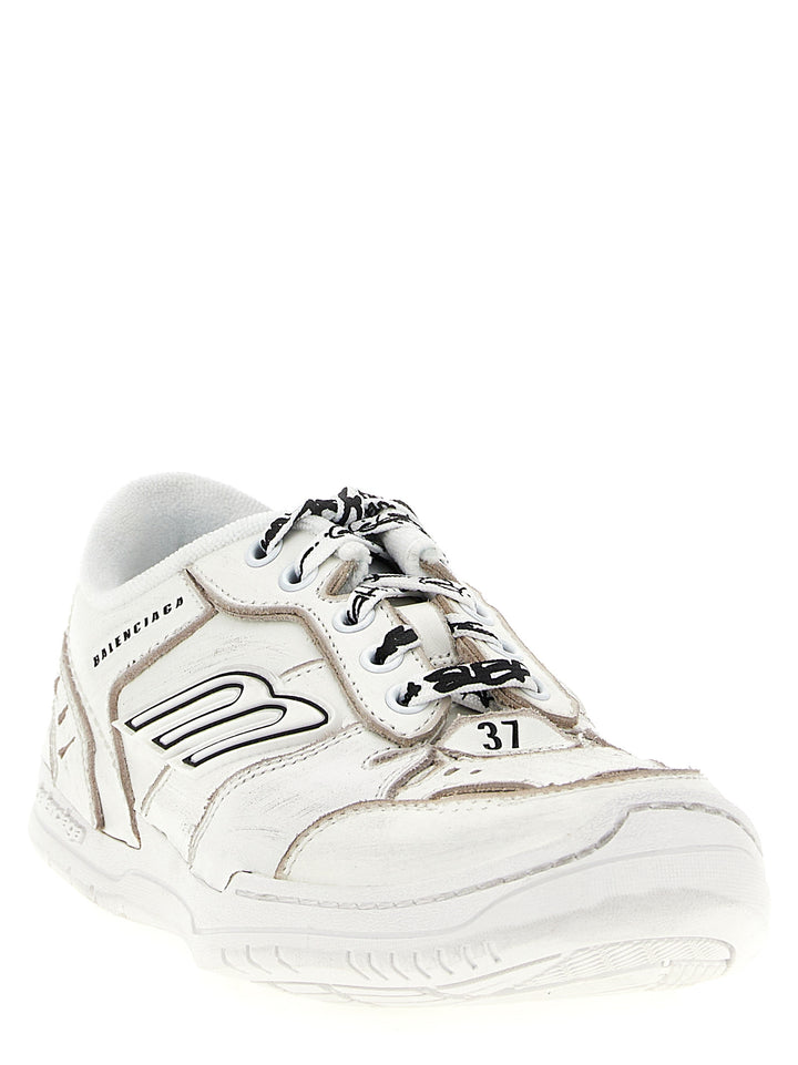 Balenciaga Hamptons Worn-Out Medio Sneakers - White | 7e69d6ad0b9ea26fdf2222bf19bb03696a675c12