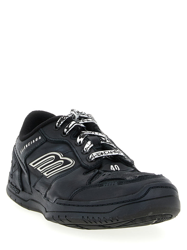 Balenciaga Hamptons Worn-Out Sneakers - Black | 3fe18b9d61aefc6bd8afe259326f75940de7bbe8
