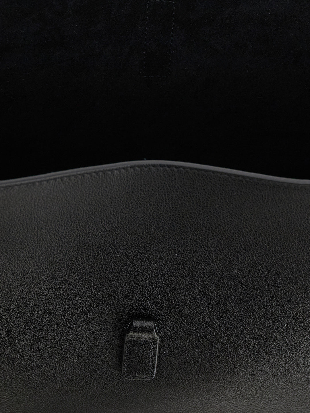 Saint Laurent Le 5 À 7 Shoulder Bags - Black | 158a56c63843f8f513525ee052a837f1e499af53