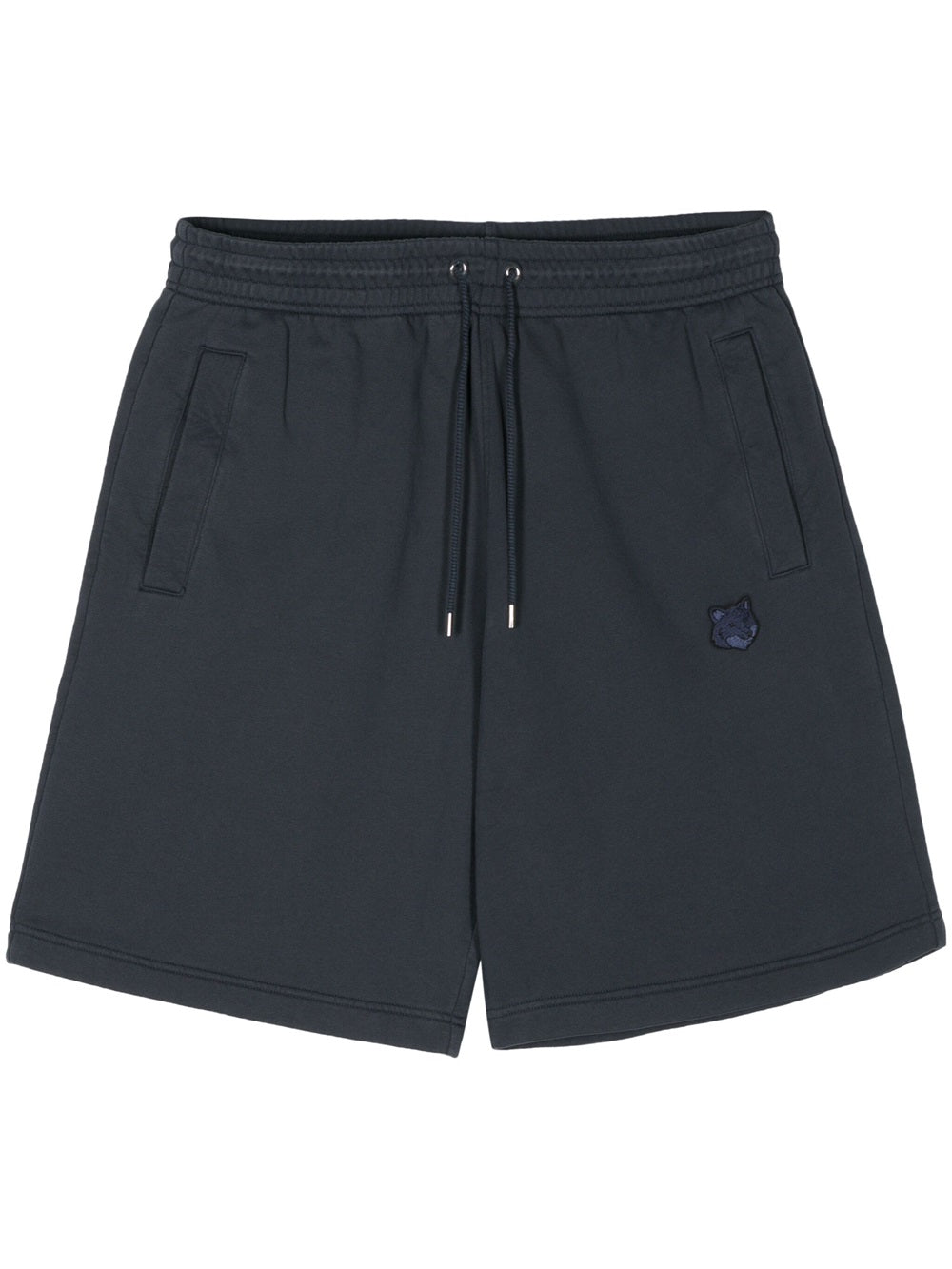 Sports shorts with patch