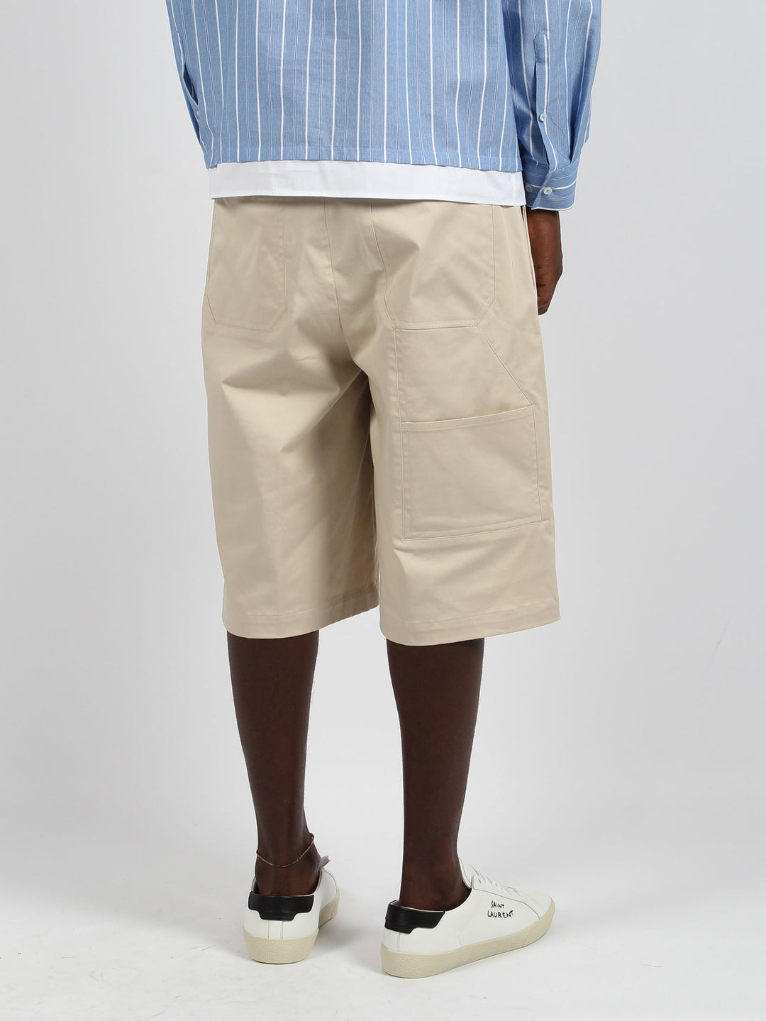 Straight leg pockets shorts