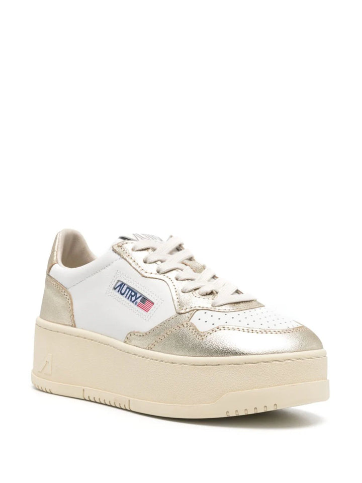 Medalist sneakers with raised sole