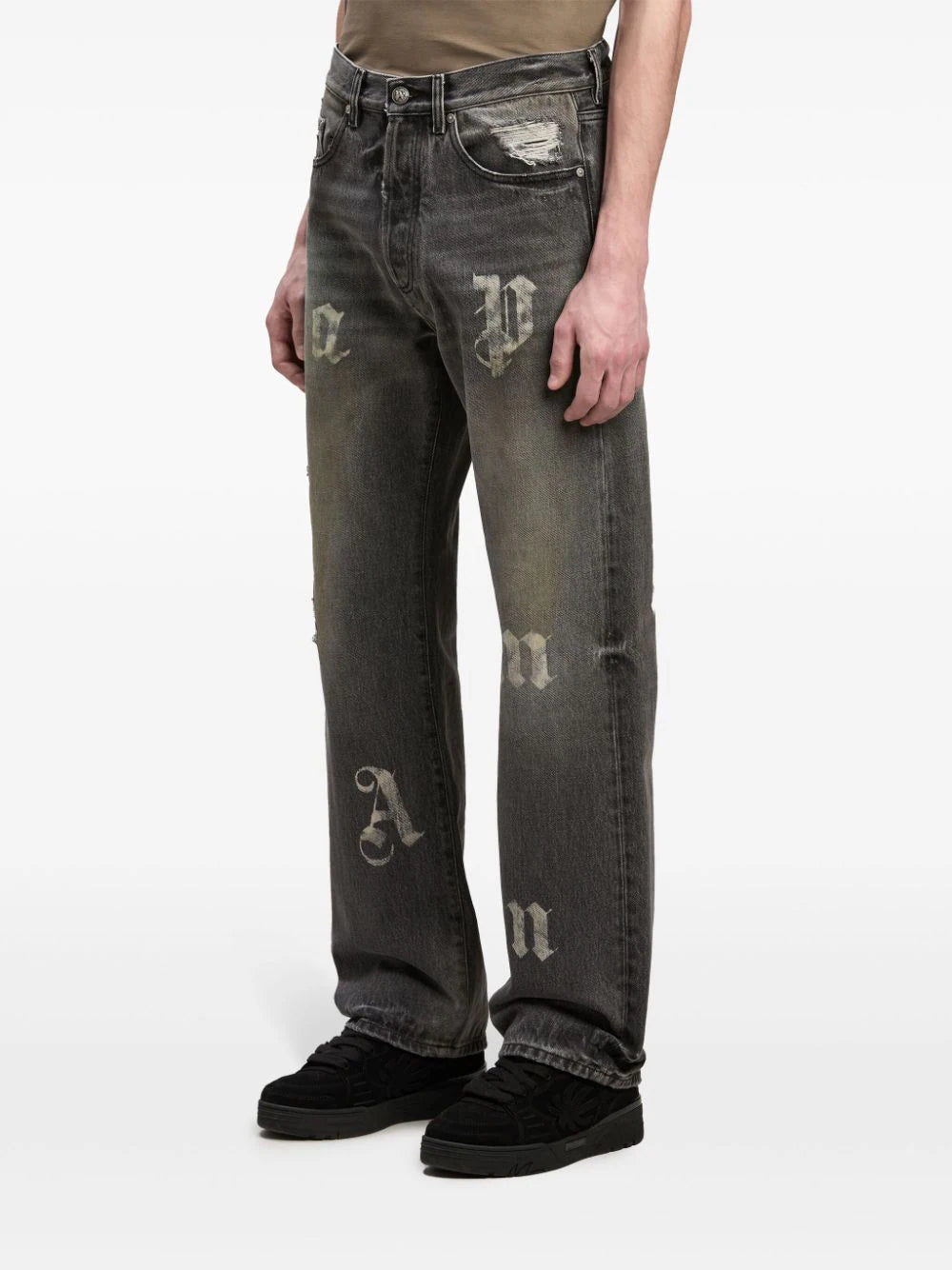 Wide jeans with application