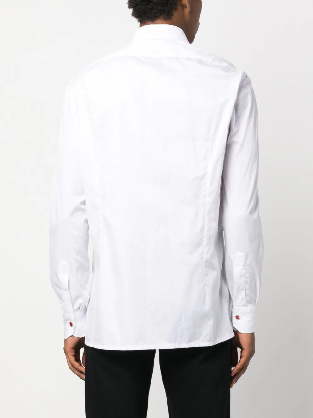 Point collar shirt