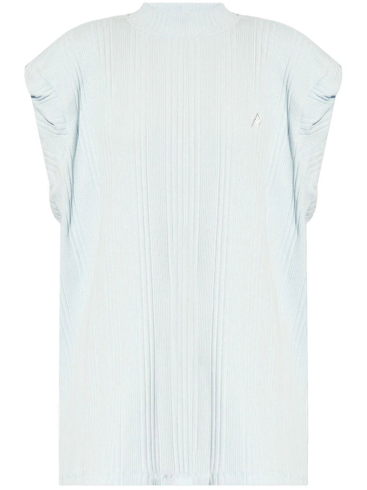 Ribbed top with embossed logo