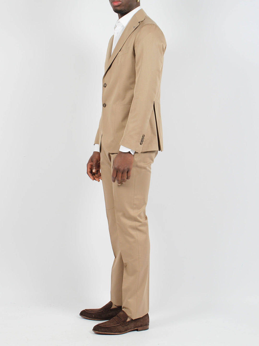 Single-breasted tailored suit