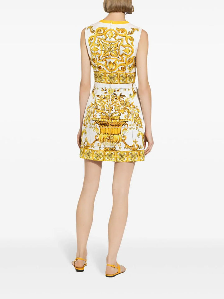 Short sleeveless dress with majolica print