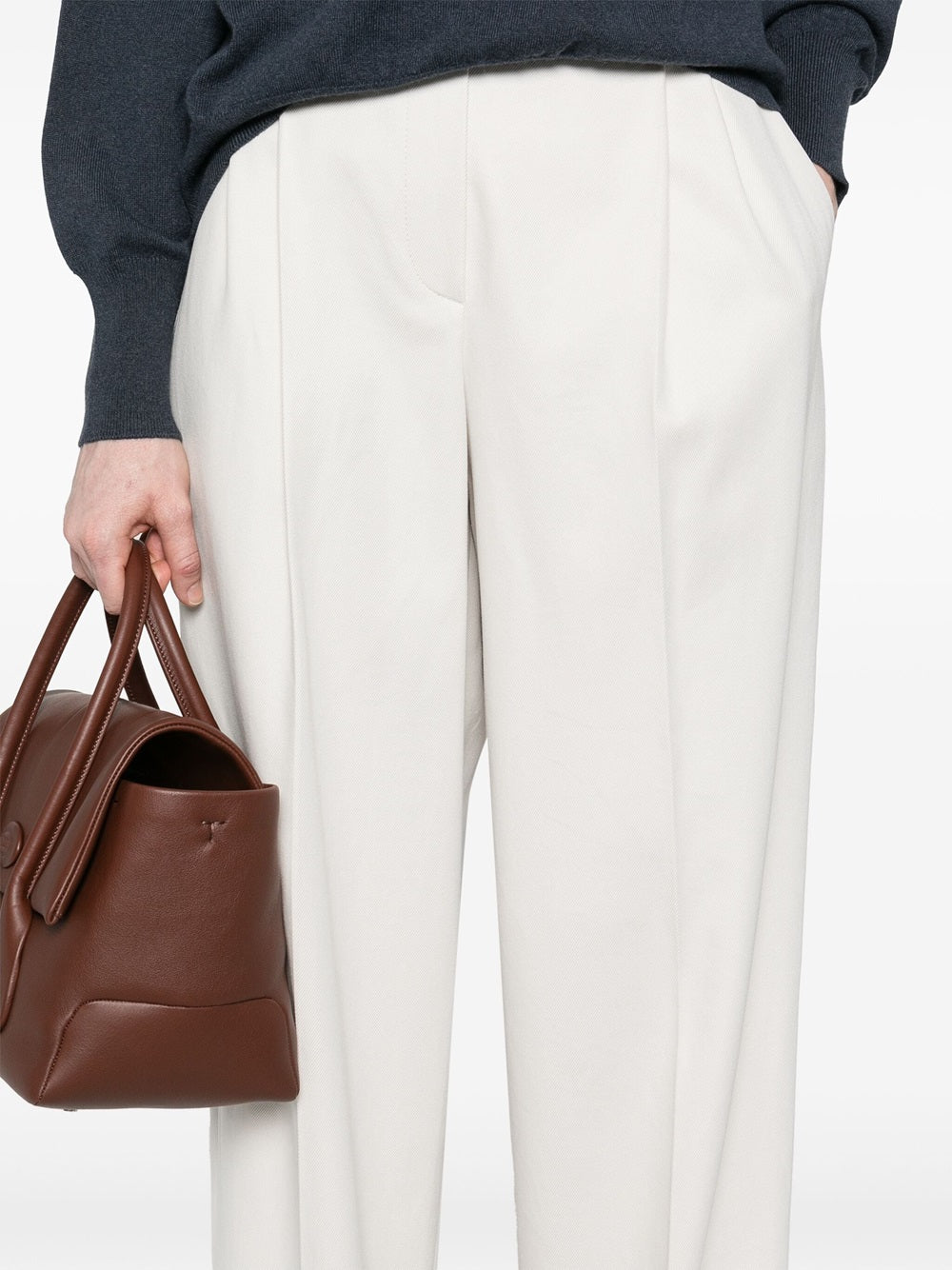 Straight trousers with pleats