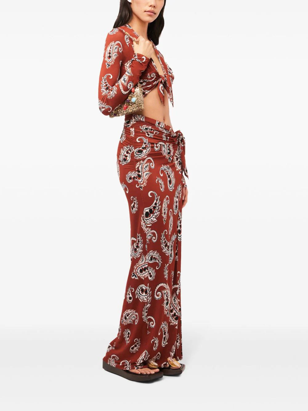 Long skirt with paisley print