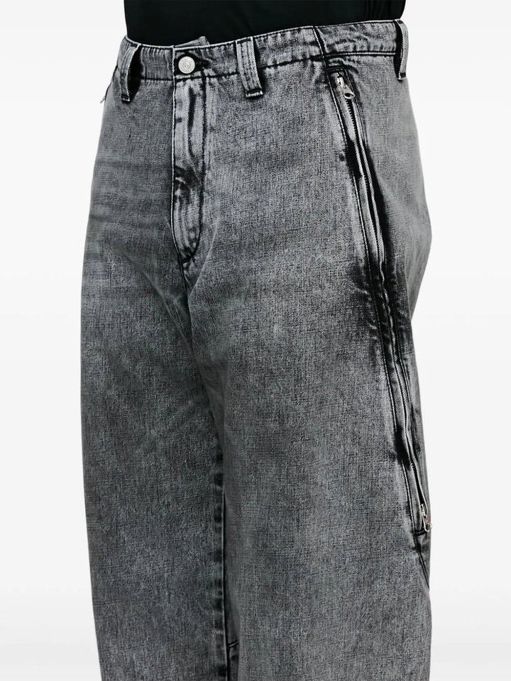 Straight mid-rise jeans