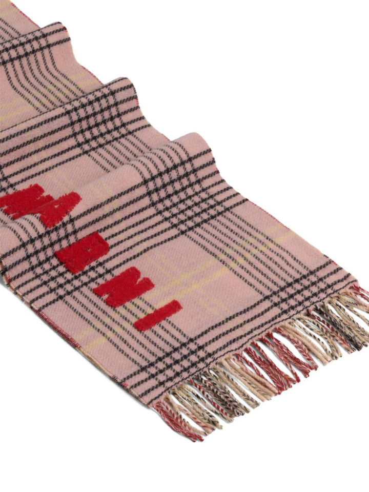 Scarf with inlay