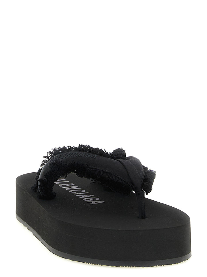 Balenciaga Jet Lag Sandals - Black | 7a10fac4776eaa0183ff8bbbc610f7a1ddb901c9