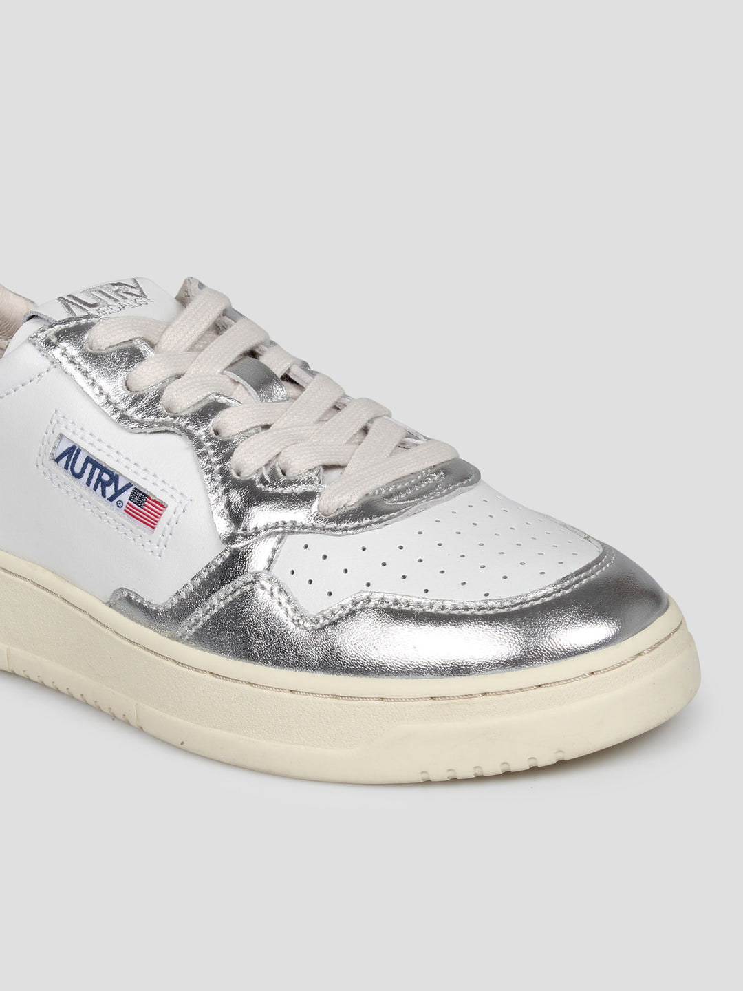 Medalist low sneakers