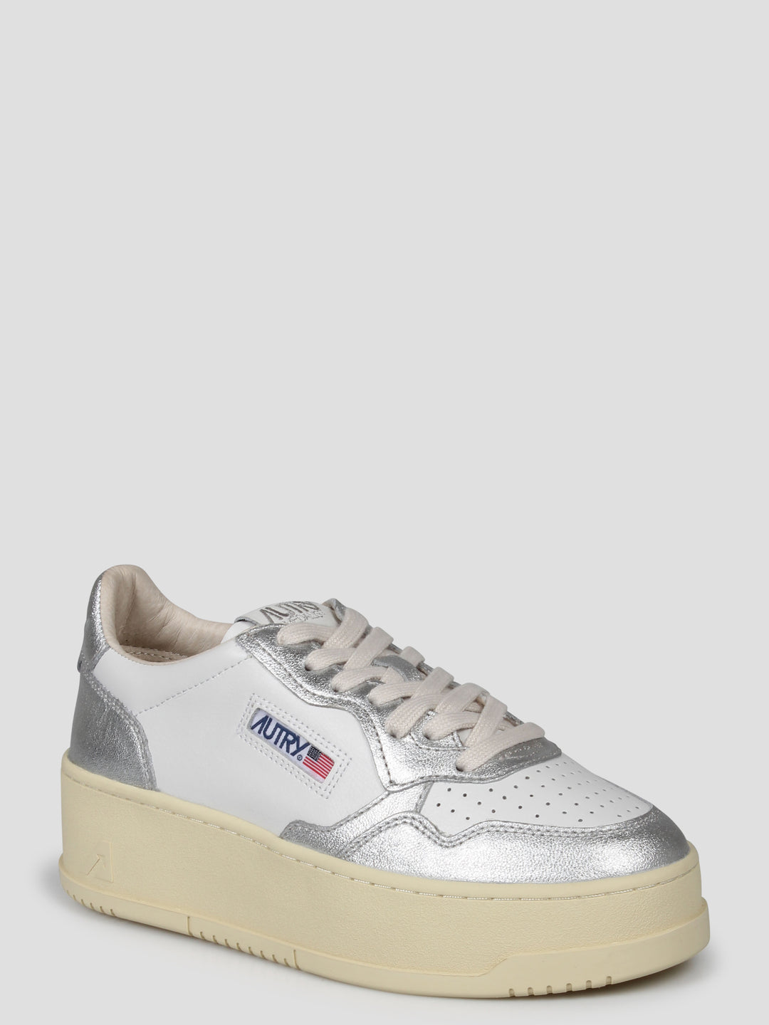 Medalist platform sneakers