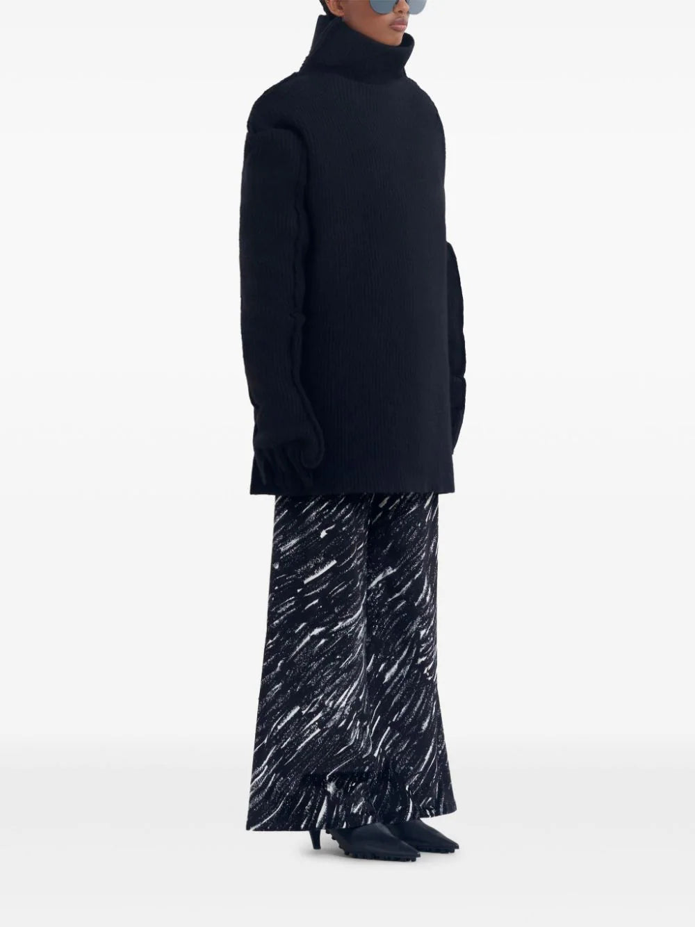 Wide-leg trousers with graphic print