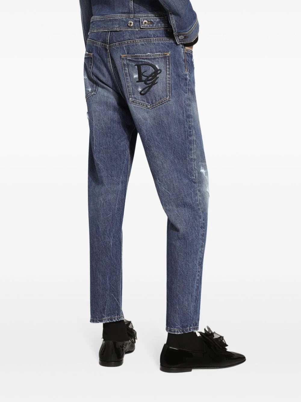 Straight jeans with a worn effect