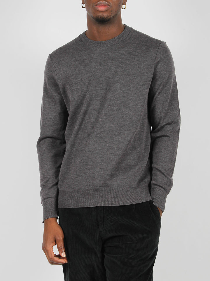 Round neck sweater