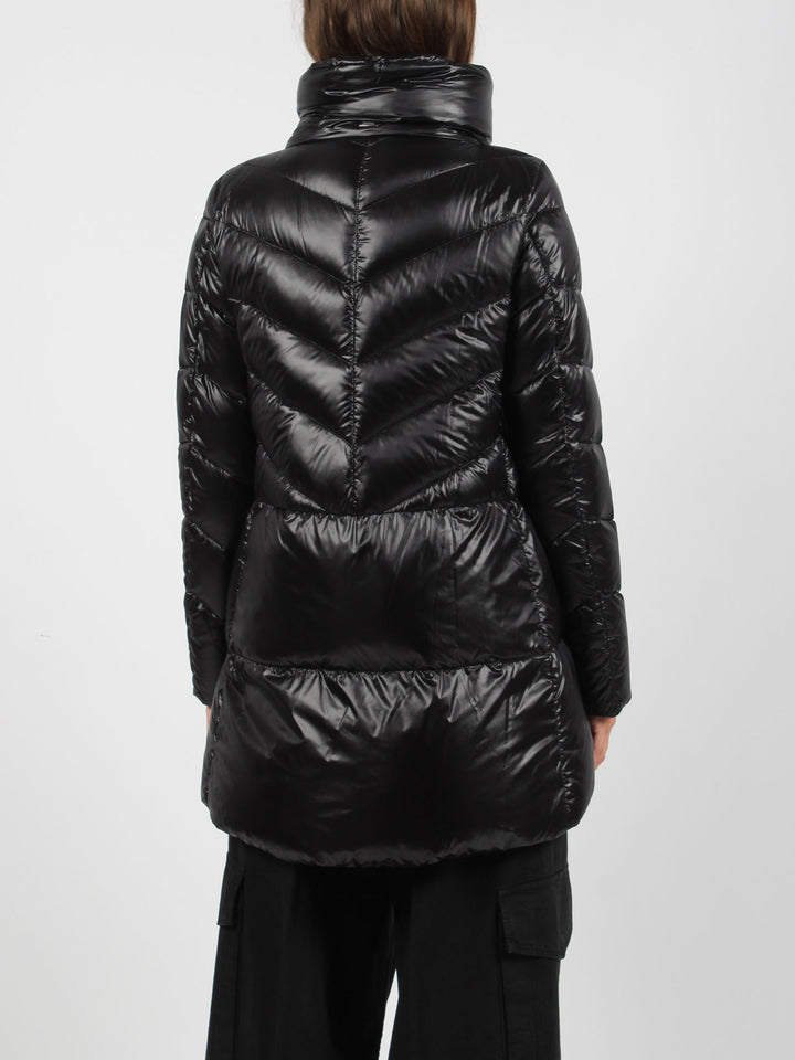 Resort padded nylon ultralight down jacket